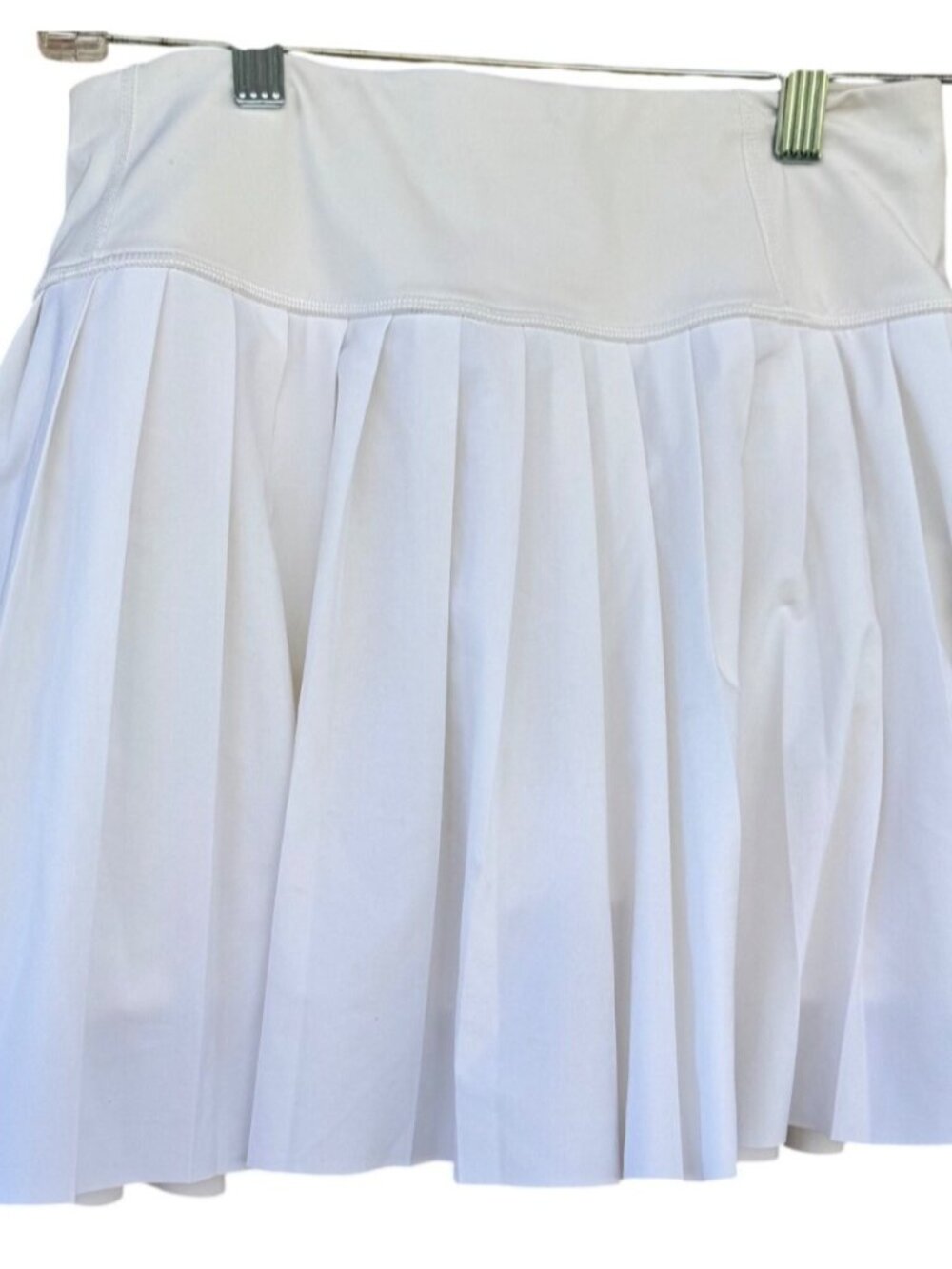 Athleta Elevate Skort Size XS White Tennis Pickleball Athleisure Pleated Golf